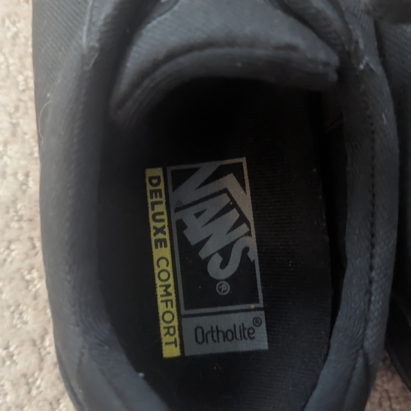 MENS BLACK VANS NEW SIZE 11 MAKE OFFER - Picture 2 of 4